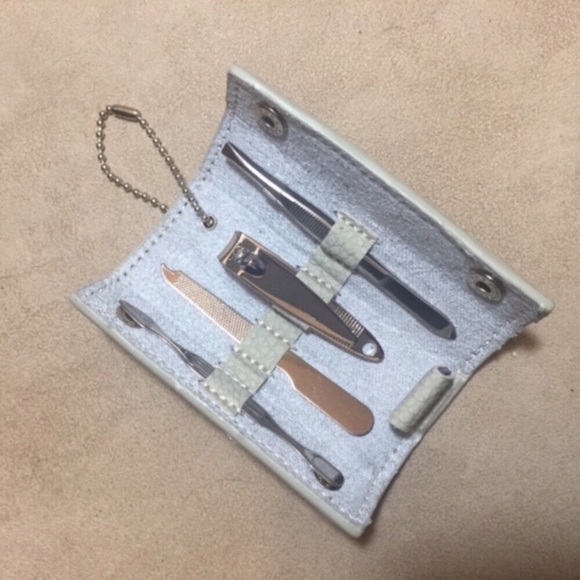 Nail Grooming Kit with Travel Case NIB - Picture 2 of 3